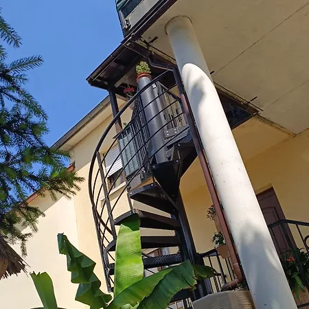 Confortable Avec Terrasse Et Parking à Jebsheim - Fr-1-744-50 Jebsheim