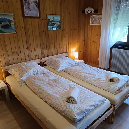 Confortable Avec Terrasse Et Parking à Jebsheim - Fr-1-744-50 *