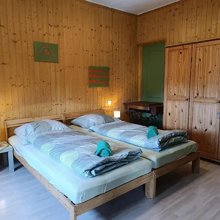 شقة Confortable Avec Terrasse Et Parking A Jebsheim - Fr-1-744-50