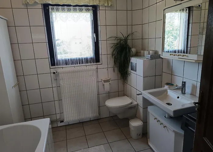 Appartement Confortable Avec Terrasse Et Parking à Jebsheim - Fr-1-744-50 *